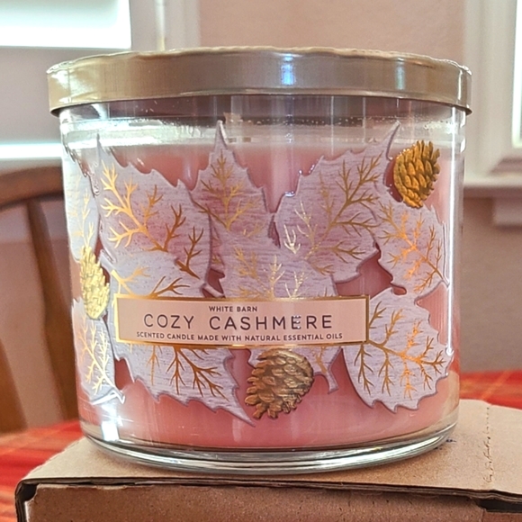 White Barn Accents Nwt White Barn Cozy Cashmere 3wick Candle Poshmark